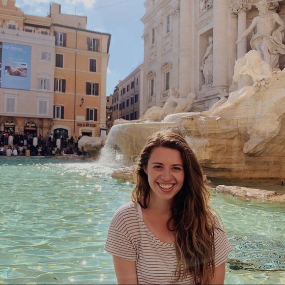 Meet your Posher, Sierra - Picture 1 of 1